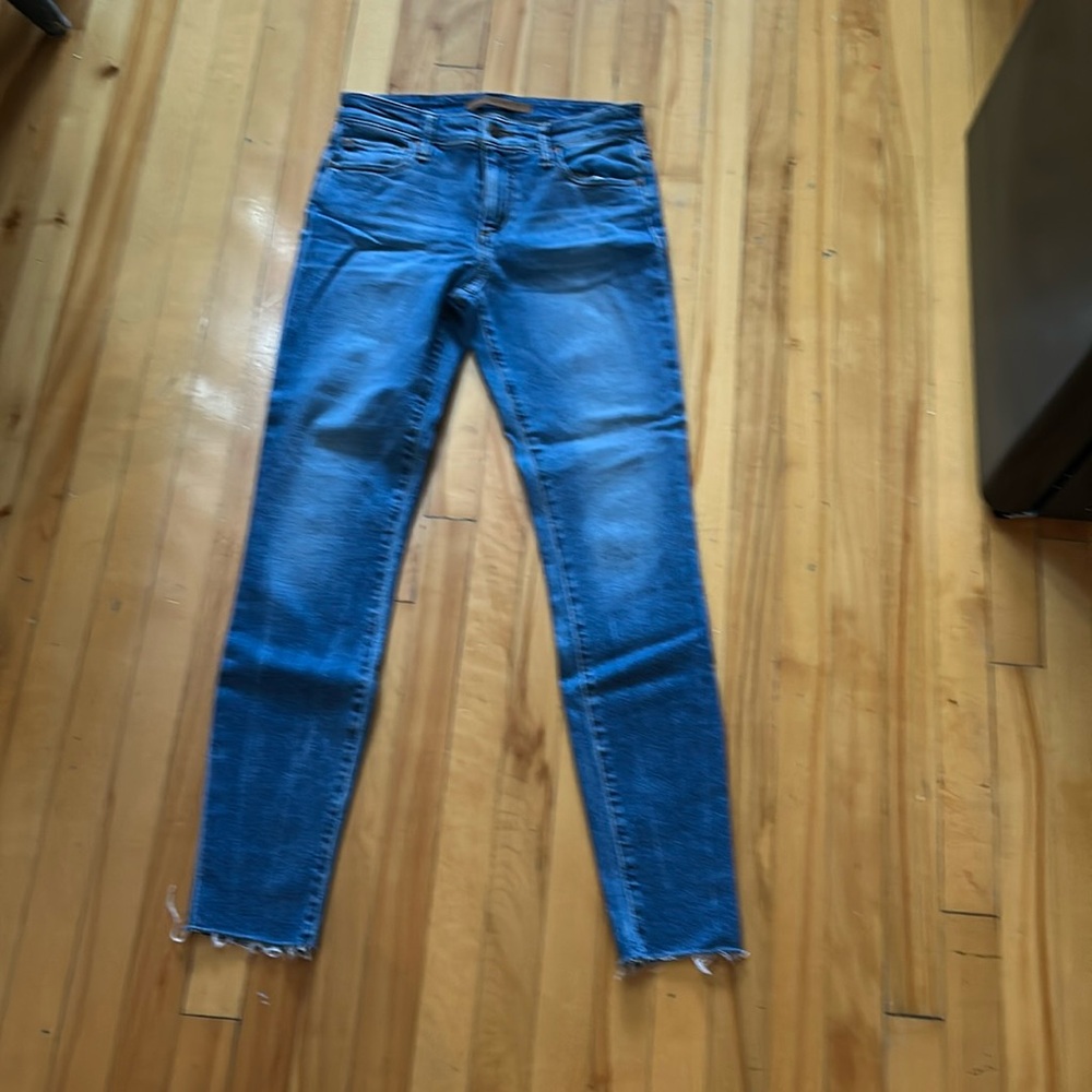 Joe’s jeans. The icon. Mid rise skinny ankle .size 26. Light wash.